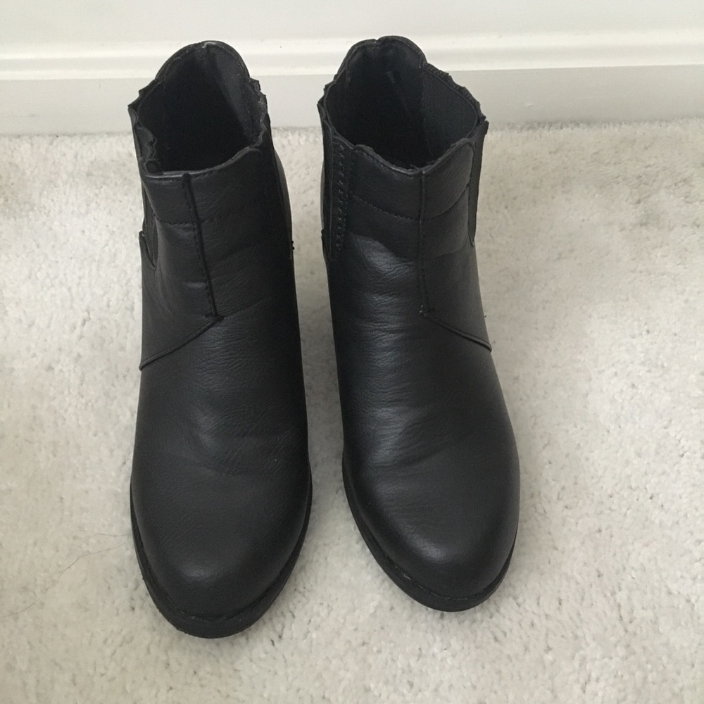 Black leather ankle boots - Picture 2 of 5